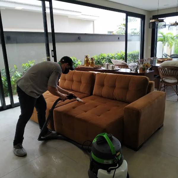 Antes e Depois de vários de nossos serviços de limpeza de estofados